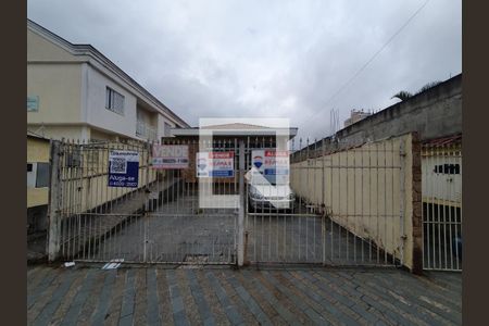 Casa à venda com 420m², 4 quartos e 4 vagas Casa à venda com 420m², 4 quartos e 4 vagasFachada com a plaquinha do QuintoAndar Instalada