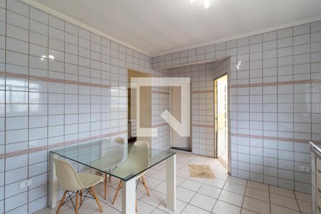 Casa à venda com 420m², 4 quartos e 4 vagas Casa à venda com 420m², 4 quartos e 4 vagasCozinha