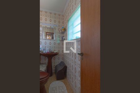 Casa à venda com 300m², 3 quartos e 2 vagas Casa à venda com 300m², 3 quartos e 2 vagasbanheiro suíte_3