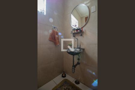 lavabo_3 de casa à venda com 3 quartos, 300m² em Vila Vermelha, São Paulo