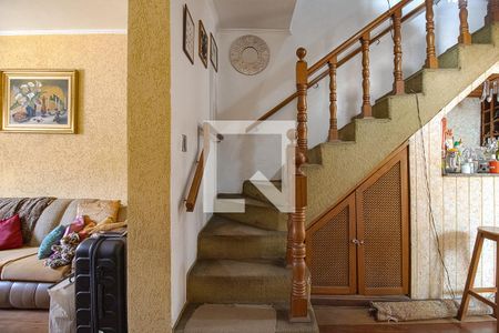 acesso piso superior de casa à venda com 3 quartos, 300m² em Vila Vermelha, São Paulo