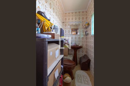 Casa à venda com 300m², 3 quartos e 2 vagas Casa à venda com 300m², 3 quartos e 2 vagasbanheiro suíte_2