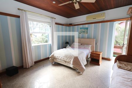 Casa à venda com 400m², 4 quartos e 2 vagasSuíte 2