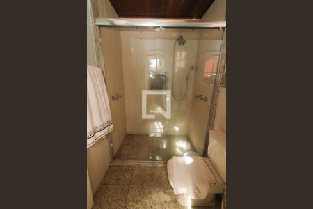 Casa à venda com 400m², 4 quartos e 2 vagasBanheiro da Suíte 2