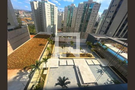 Apartamento à venda com 202m², 4 quartos e 3 vagas Apartamento à venda com 202m², 4 quartos e 3 vagasVista