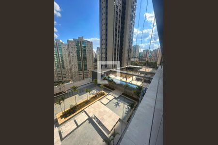 Apartamento à venda com 202m², 4 quartos e 3 vagas Apartamento à venda com 202m², 4 quartos e 3 vagasVista