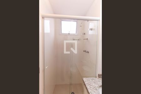 Apartamento para alugar com 54m², 2 quartos e 1 vaga Apartamento para alugar com 54m², 2 quartos e 1 vagaBanheiro da Suíte 1