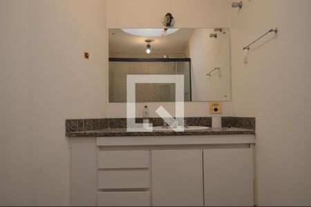 Apartamento à venda com 115m², 1 quarto e 2 vagasBanheiro da Suíte