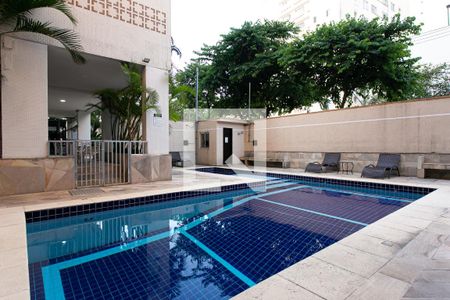 Apartamento à venda com 85m², 3 quartos e sem vagaÁrea comum - Piscina