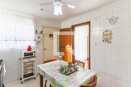 Casa à venda com 250m², 3 quartos e 3 vagasCozinha