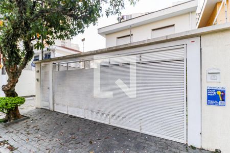Casa à venda com 250m², 3 quartos e 3 vagasFachada