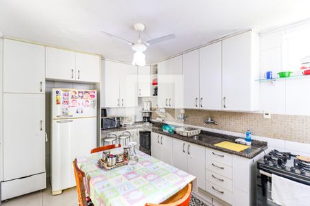 Casa à venda com 250m², 3 quartos e 3 vagasCozinha