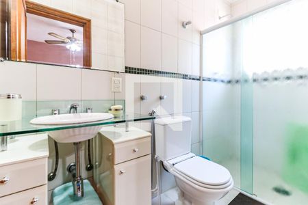 Casa à venda com 250m², 3 quartos e 3 vagasSuíte