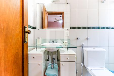 Casa à venda com 250m², 3 quartos e 3 vagasSuíte