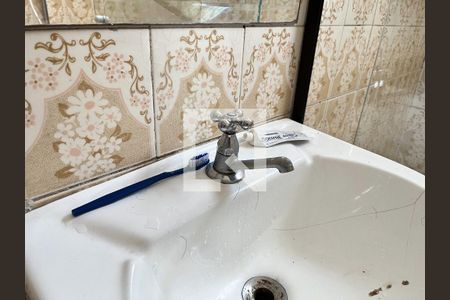 Casa à venda com 100m², 2 quartos e 2 vagasBanheiro 