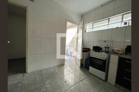 Casa à venda com 100m², 2 quartos e 2 vagasCozinha 