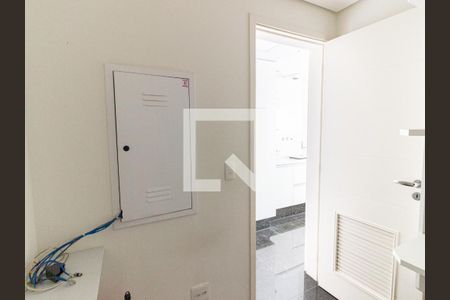 Apartamento à venda com 183m², 3 quartos e 4 vagas Apartamento à venda com 183m², 3 quartos e 4 vagasQuarto de Serviço