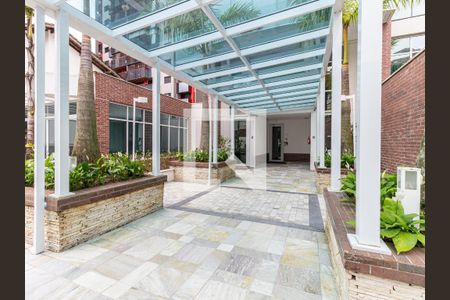 Apartamento à venda com 183m², 3 quartos e 4 vagas Apartamento à venda com 183m², 3 quartos e 4 vagasÁrea comum - Entrada