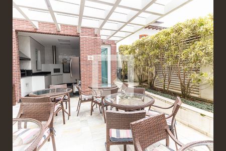 Apartamento à venda com 183m², 3 quartos e 4 vagas Apartamento à venda com 183m², 3 quartos e 4 vagasÁrea comum - Churrasqueira