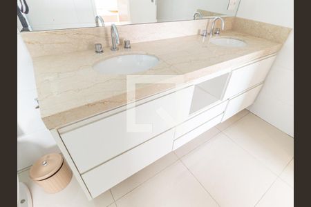 Apartamento à venda com 183m², 3 quartos e 4 vagas