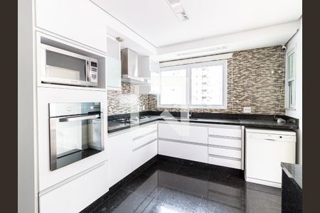 Apartamento à venda com 183m², 3 quartos e 4 vagas Apartamento à venda com 183m², 3 quartos e 4 vagasCozinha