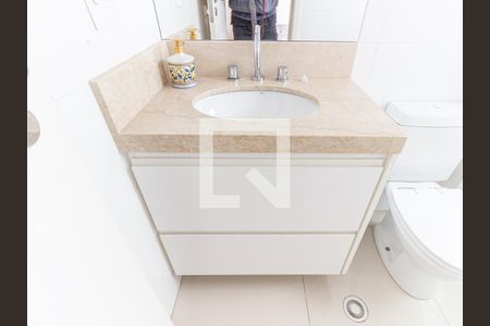 Apartamento à venda com 183m², 3 quartos e 4 vagas Apartamento à venda com 183m², 3 quartos e 4 vagasBanheiro da Suíte 2