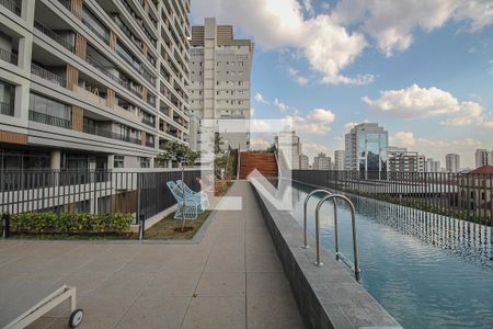 Studio à venda com 27m², 1 quarto e sem vaga Studio à venda com 27m², 1 quarto e sem vagaÁrea comum - Piscina