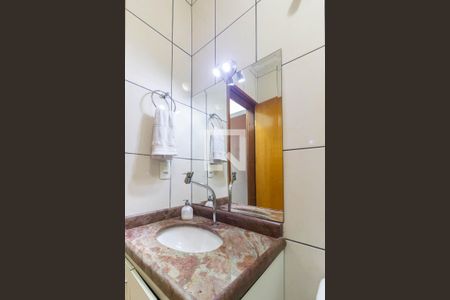 Casa à venda com 298m², 3 quartos e 2 vagasBanheiro