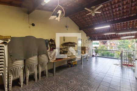 Casa à venda com 298m², 3 quartos e 2 vagasÁrea comum