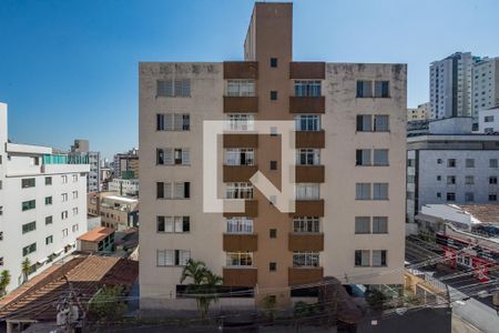 Sala  de apartamento à venda com 2 quartos, 70m² em Grajaú, Belo Horizonte