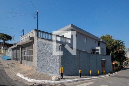 Casa à venda com 360m², 5 quartos e 3 vagas Casa à venda com 360m², 5 quartos e 3 vagasFachada