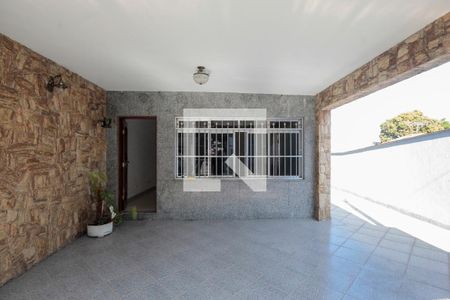 Casa à venda com 360m², 5 quartos e 3 vagas Casa à venda com 360m², 5 quartos e 3 vagasGaragem