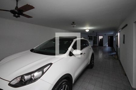 Casa à venda com 360m², 5 quartos e 3 vagas Casa à venda com 360m², 5 quartos e 3 vagasGaragem e salão de festas