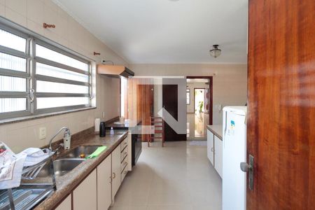 Casa à venda com 360m², 5 quartos e 3 vagas Casa à venda com 360m², 5 quartos e 3 vagasCozinha