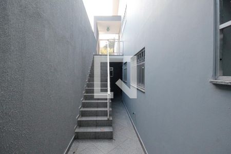 Casa à venda com 360m², 5 quartos e 3 vagas Casa à venda com 360m², 5 quartos e 3 vagasCorredor Lateral