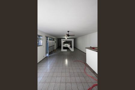 Casa à venda com 360m², 5 quartos e 3 vagas Casa à venda com 360m², 5 quartos e 3 vagasGaragem e salão de festas