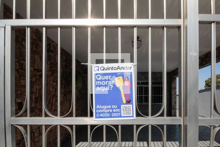 Casa à venda com 360m², 5 quartos e 3 vagas Casa à venda com 360m², 5 quartos e 3 vagasPlaca