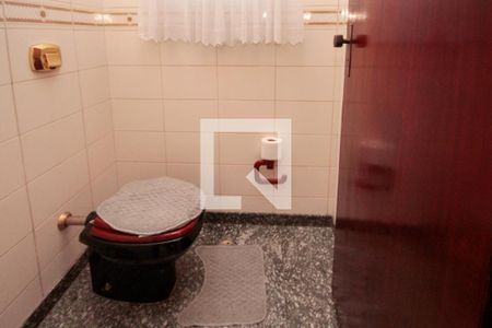 Lavabo de casa para alugar com 5 quartos, 360m² em Vila Ivone, São Paulo