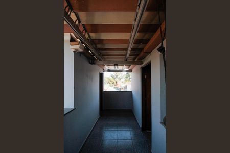 Casa à venda com 360m², 5 quartos e 3 vagas Casa à venda com 360m², 5 quartos e 3 vagasVaranda