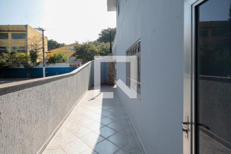 Casa à venda com 360m², 5 quartos e 3 vagas Casa à venda com 360m², 5 quartos e 3 vagasCorredor Lateral