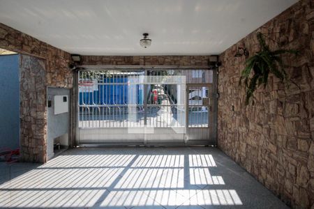 Casa à venda com 360m², 5 quartos e 3 vagas Casa à venda com 360m², 5 quartos e 3 vagasGaragem