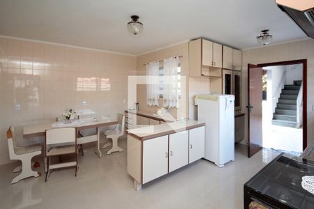 Casa à venda com 360m², 5 quartos e 3 vagas Casa à venda com 360m², 5 quartos e 3 vagasCozinha