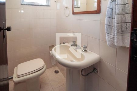 Casa à venda com 360m², 5 quartos e 3 vagas Casa à venda com 360m², 5 quartos e 3 vagasBanheiro da Suíte