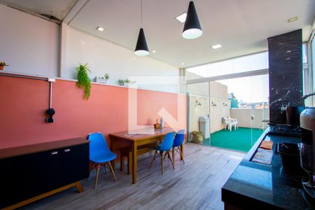 Apartamento à venda com 120m², 2 quartos e 2 vagas Apartamento à venda com 120m², 2 quartos e 2 vagasEspaço gourmet