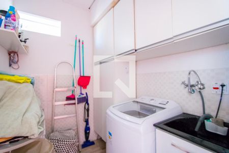 Apartamento à venda com 120m², 2 quartos e 2 vagas Apartamento à venda com 120m², 2 quartos e 2 vagasÁrea de serviço