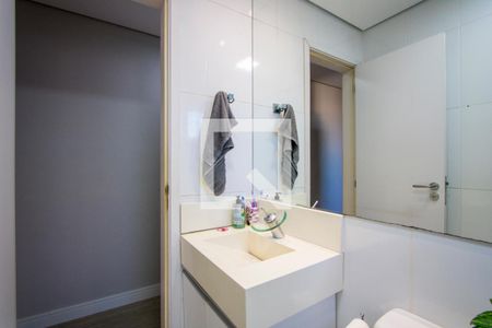 Apartamento à venda com 120m², 2 quartos e 2 vagas Apartamento à venda com 120m², 2 quartos e 2 vagasBanheiro social