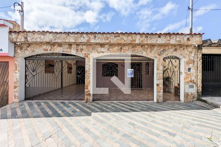 Casa para alugar com 232m², 3 quartos e 2 vagas Casa para alugar com 232m², 3 quartos e 2 vagasFachada