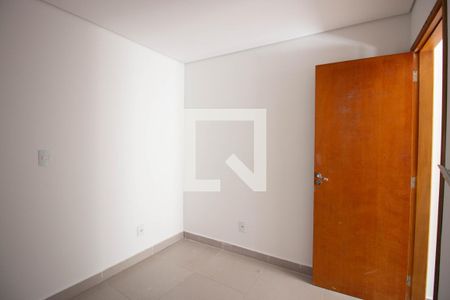 Quarto 2 de apartamento para alugar com 2 quartos, 45m² em Itaquera, São Paulo