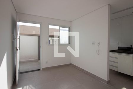 Sala de apartamento para alugar com 2 quartos, 45m² em Itaquera, São Paulo