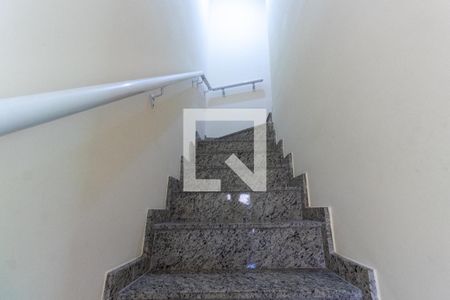 Escada de casa de condomínio à venda com 2 quartos, 78m² em Vila Santana, São Paulo